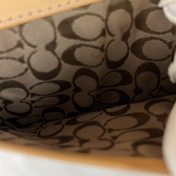 Coach Soho Nude Tan Large Leather Trifold Wallet Silver Buckle w/Checkbook Cover - Picture 12 of 13